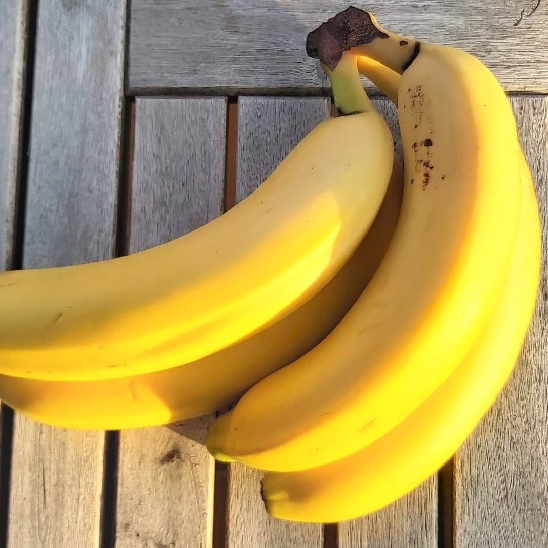 Fruta fresca, plátano entero