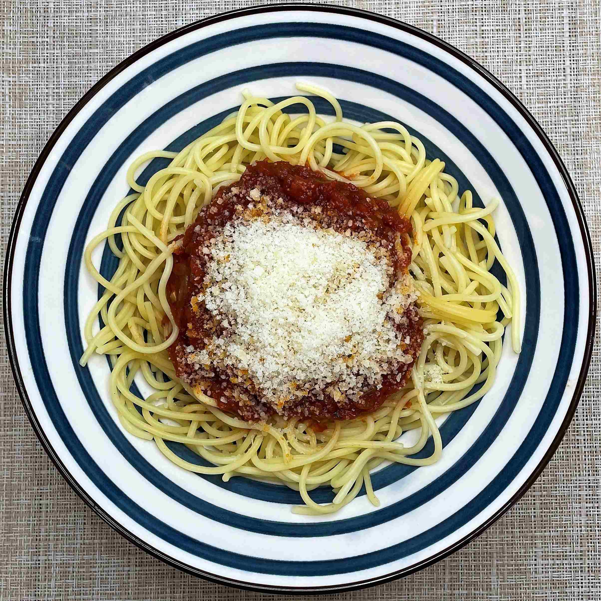 PL1. Spaghetti alla napolitana (con salsa de tomate casera) - small