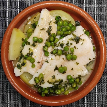 2. Pescado blanco en salsa verde, la receta clásica revisitada | Platos fuera de temporada
