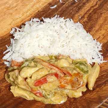 Pechuga de pollo al curry con arroz basmati | Segundos  Principales