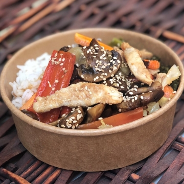 2. Wok de pollo  muchas verduras con arroz basmati | Platos fuera de temporada